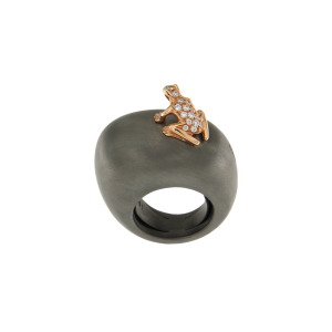 Ring in black silver, rose gold and diamonds