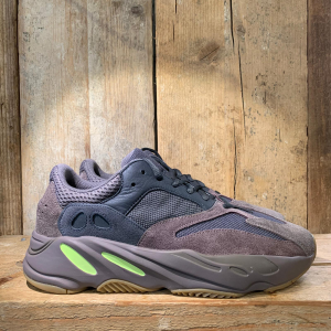 adidas yeezy 700 80s oro