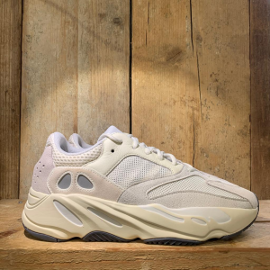 adidas yeezy 700 nere pitonate