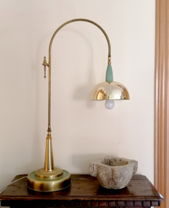 Lampada vintage ad arco in ottone