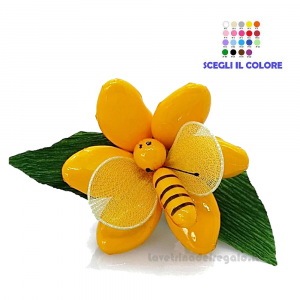 Margherita gialla con ape Fiore di Confetti William Di Carlo Sulmona - Italy
