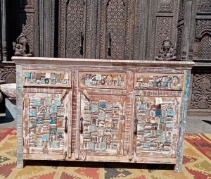 Buffet in legno recuperato con mosaico timbrini