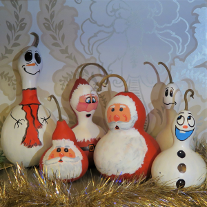 Zucche di Natale decorate a mano