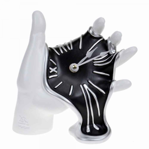 Orologio da tavolo surrealista Mano in resina decorata bianco nero Made in Italy  