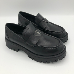 vince comrade penny loafer