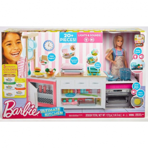 Barbie - Cucina da Sogno con Bambola, 5 Aree di Gioco, Pasta Modellabile, Luci e Suoni, Giocattolo per Bambini 4 + Anni