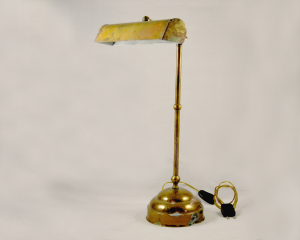 Lampada da tavolo vintage in ottone