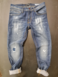 Jeans skinny a.morato con toppa ginocchio 