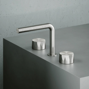 Three-hole basin mixer with swiveling spout hb Quadro Design