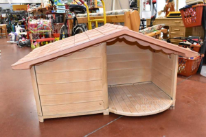 Kennel Dog In Plastic With Portico (defect Below) 130x70x65 Cm Europlast