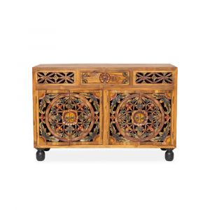 Credenza in legno di teak recycle con 2 ante forate intagliate con motivi floreali ed 1 cassetto centrale e ripiani interni