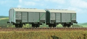 Set di due carri per il trasporto vino Tipo Mv di proprietà della società S.A.N.A.S. immatricolati presso le FS.