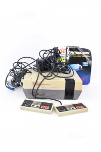 Console Video Game Nintendo Nes With Cables And 2 Controller Original